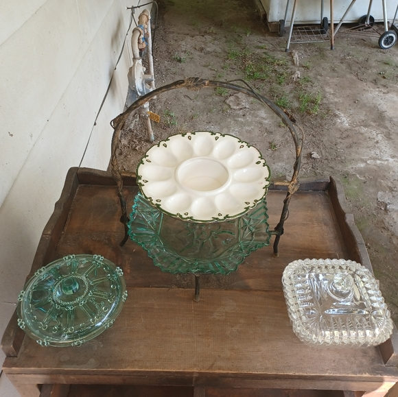 Antique serving bowls an 2 tier server. - Picture 4 of 4